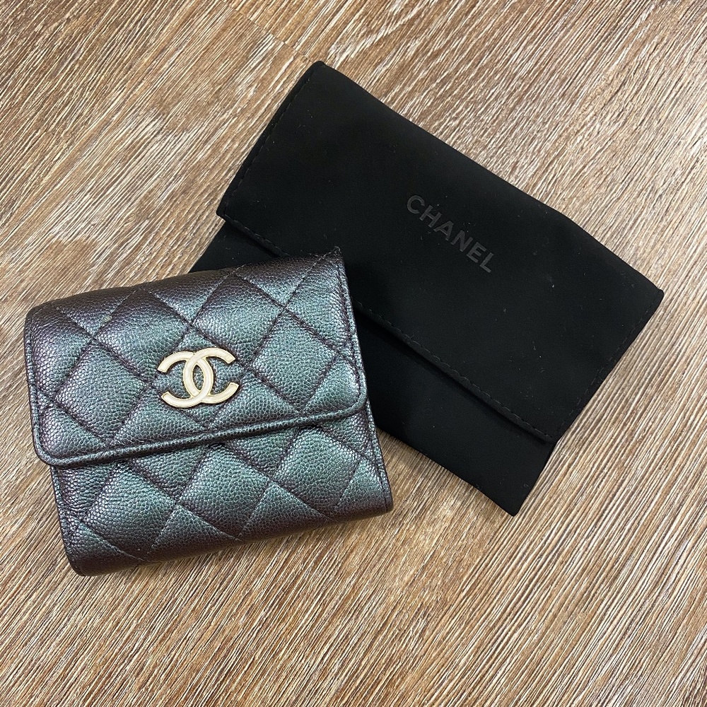 CHANEL Iridescent Caviar Quilted Small Flap Wallet